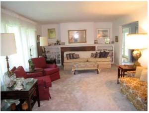 Chatham NJ Home Sellers discuss Sue Adlers strategy, which resulted in $151,000 over list price. photo before living room 300x228 Chatham NJ Home Sellers discuss Sue Adlers strategy, which resulted in $151,000 over list price.
