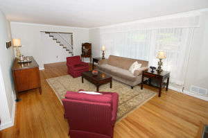 Chatham NJ Home Sellers discuss Sue Adlers strategy, which resulted in $151,000 over list price. photo IMG 6169 Livingroom 300x199 Chatham NJ Home Sellers discuss Sue Adlers strategy, which resulted in $151,000 over list price.