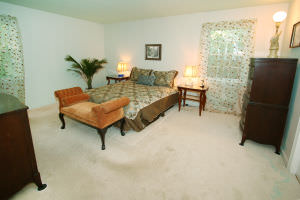Chatham NJ Home Sellers discuss Sue Adlers strategy, which resulted in $151,000 over list price. photo IMG 6217 MasterBedroom 300x200 Chatham NJ Home Sellers discuss Sue Adlers strategy, which resulted in $151,000 over list price.