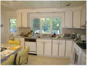 Chatham NJ Home Sellers discuss Sue Adlers strategy, which resulted in $151,000 over list price. photo kitchen before 300x227 Chatham NJ Home Sellers discuss Sue Adlers strategy, which resulted in $151,000 over list price.