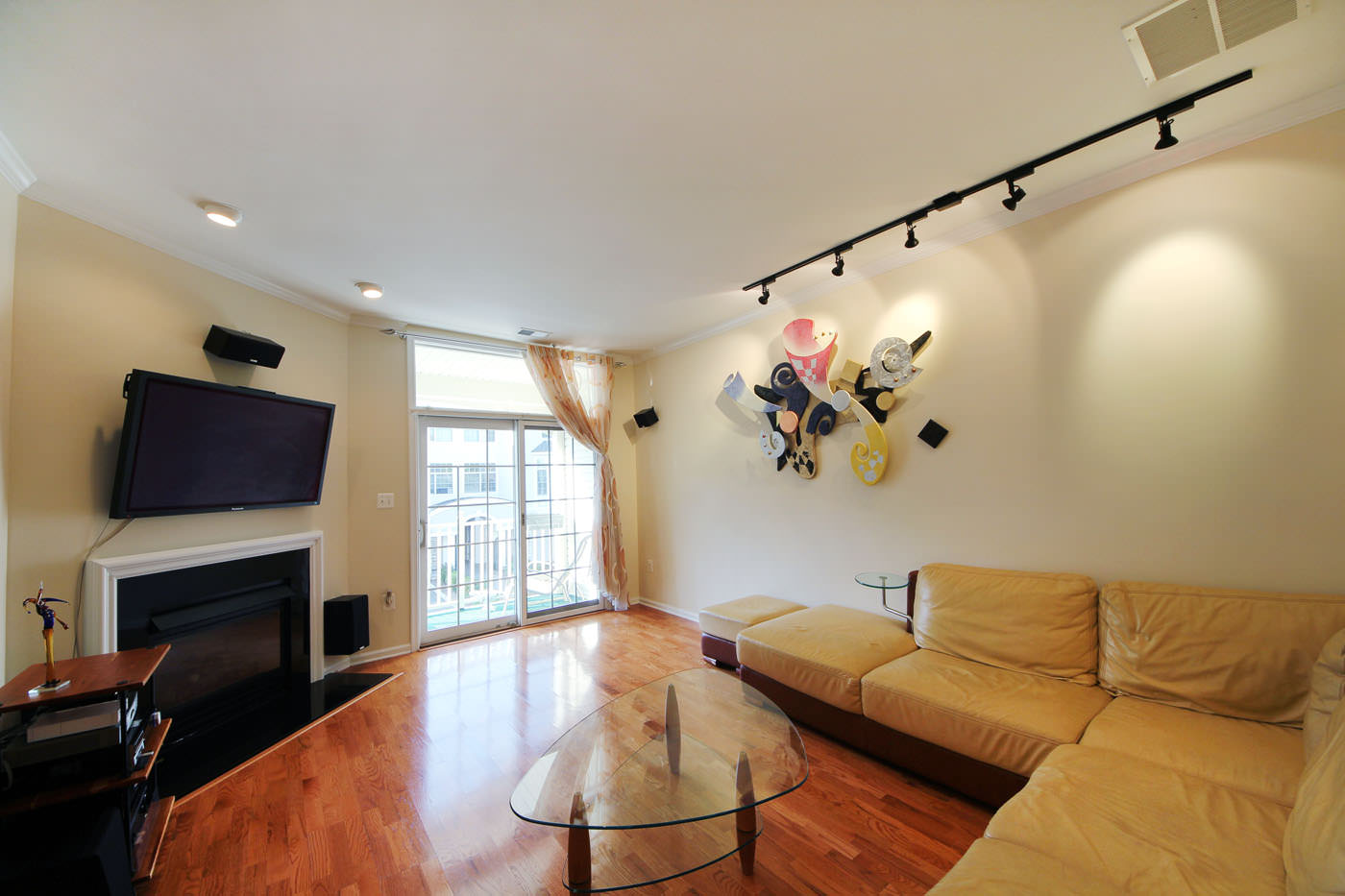 208 Edmonton Court Livingston, NJ 07039