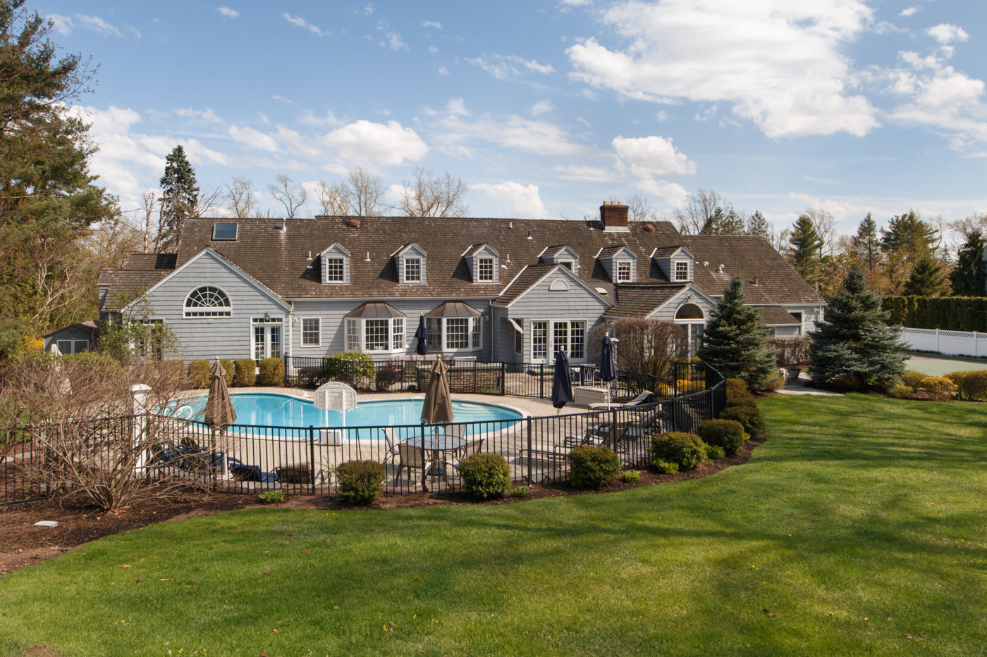 11 Woodfield Dr, Short Hills, NJ 07078 Sue Adler, Realtor