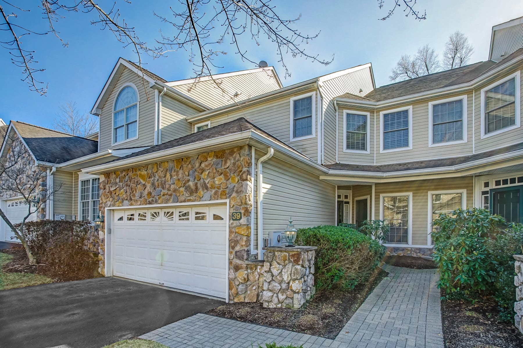 39 Winged Foot Dr, Livingston, NJ 07039 Sue Adler, Realtor