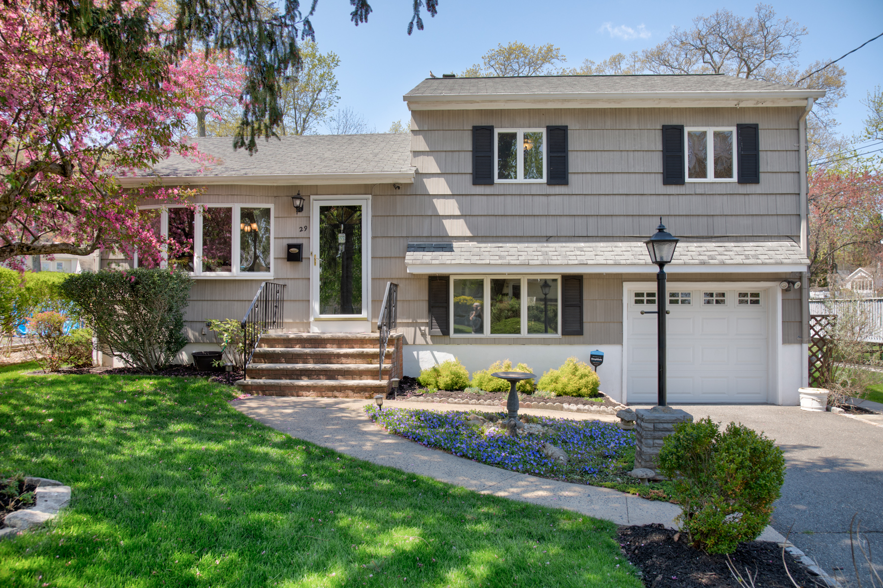 29 Milton Ave, Summit, NJ 07901 Sue Adler, Realtor