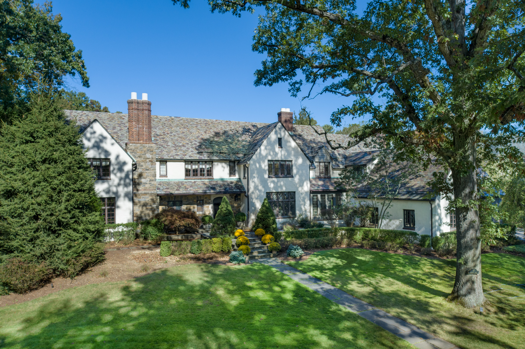 New Listing - 17 Oaklawn Rd, Short Hills, NJ 07078